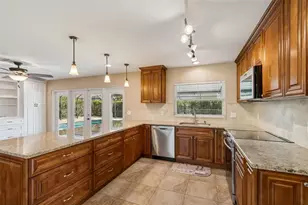 3106 Lake Ellen Dr, Tampa, FL 33618 - Photo 10