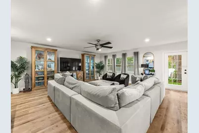 4710 W Tambay Avenue, Tampa, FL 33611 - Photo 10