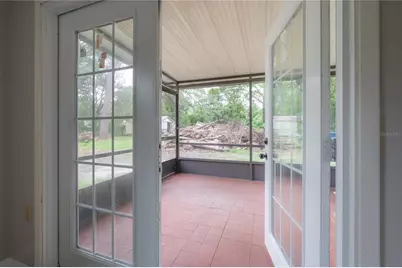 10411 N Woodmere Road, Tampa, FL 33617 - Photo 16