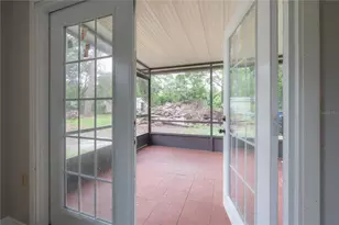 10411 N Woodmere Rd, Tampa, FL 33617 - Photo 16