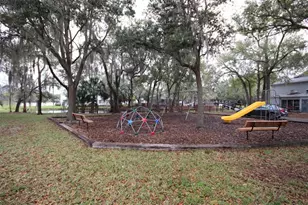 7328 E Bank Dr, Tampa, FL 33617 - Photo 20