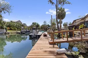 1637 SE Paradise Cir W, Crystal River, FL 34429 - Photo 44