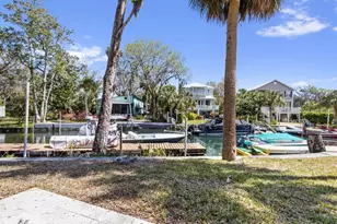 1637 SE Paradise Cir W, Crystal River, FL 34429 - Photo 42