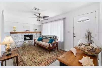 8061 49th Avenue N, Saint Petersburg, FL 33709 - Photo 4