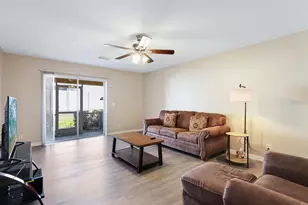 211 Penmark Stone Pl, Valrico, FL 33594 - Photo 10