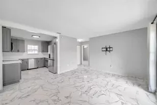 3230 51st St N, Saint Petersburg, FL 33710 - Photo 10