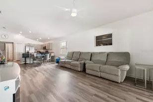 979 Pearly Ridge Ln, Lakeland, FL 33809 - Photo 6