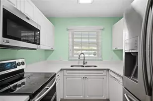 13734 Orange Sunset Dr, Tampa, FL 33618 - Photo 12