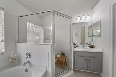 31137 Whinsenton Drive, Wesley Chapel, FL 33543 - Photo 34