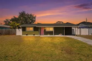 411 42nd Ave NE, Saint Petersburg, FL 33703 - Photo 2