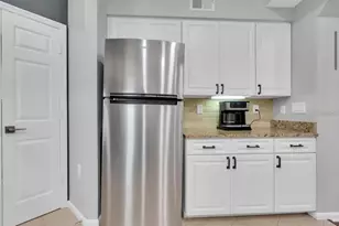 3308 Bay Club Cir, Tampa, FL 33607 - Photo 10