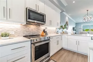 164 Brightwater Dr, Clearwater Beach, FL 33767 - Photo 18