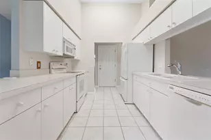 1031 Almondwood Dr, Trinity, FL 34655 - Photo 10