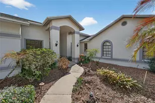 2910 Pine Club Dr, Plant City, FL 33566 - Photo 10