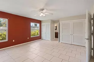 138 Davison Ave NE, Saint Petersburg, FL 33703 - Photo 12