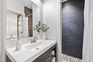 5533 Atlantic Ave N, Saint Petersburg, FL 33703 - Photo 16