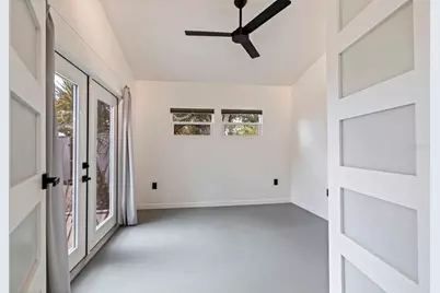 890 65th Street S, Saint Petersburg, FL 33707 - Photo 20