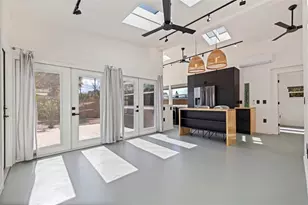 890 65th St S, Saint Petersburg, FL 33707 - Photo 4