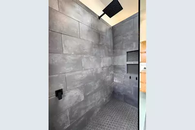 890 65th Street S, Saint Petersburg, FL 33707 - Photo 18