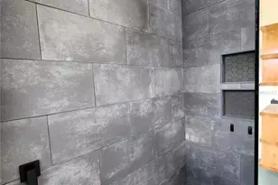 890 65th St S, Saint Petersburg, FL 33707 - Photo 18