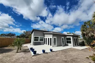 890 65th St S, Saint Petersburg, FL 33707 - Photo 30