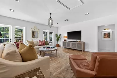 410 35th Avenue NE, Saint Petersburg, FL 33704 - Photo 8