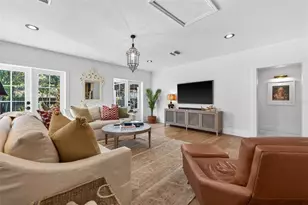 410 35th Ave NE, Saint Petersburg, FL 33704 - Photo 8