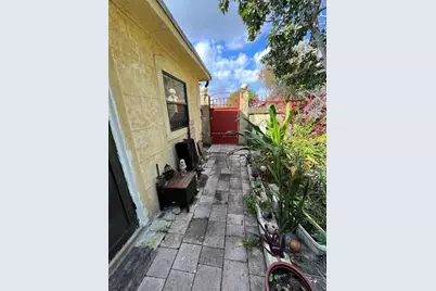 995 NW 114th Street, Miami, FL 33168 - Photo 38