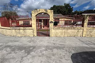 995 NW 114th St, Miami, FL 33168 - Photo 2