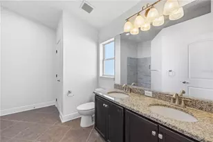 10934 Kirkwall Port Dr, Wimauma, FL 33598 - Photo 12