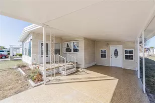 5341 Powhattan St, Zephyrhills, FL 33542 - Photo 4