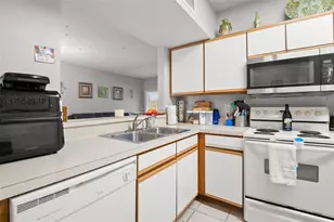 9536 Newdale Way, Riverview, FL 33578 - Photo 10