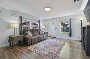 407 Pevetty Dr, Plant City, FL 33563 - Photo 8