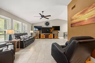 9275 133rd St, Seminole, FL 33776 - Photo 4
