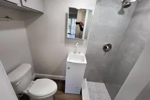 8817 Bay Pointe Dr, Tampa, FL 33615 - Photo 12