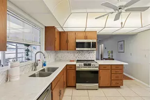 407 Stoneham Dr, Sun City Center, FL 33573 - Photo 20