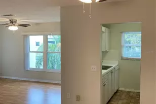 5725 80th St N, Saint Petersburg, FL 33709 - Photo 6
