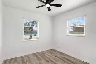 1207 22nd Ave W, Palmetto, FL 34221 - Photo 4