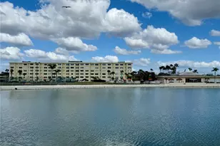 4650 Cove Cir, Saint Petersburg, FL 33708 - Photo 28