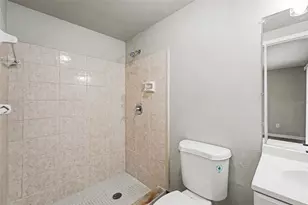 6924 E 21st Ave, Tampa, FL 33619 - Photo 12