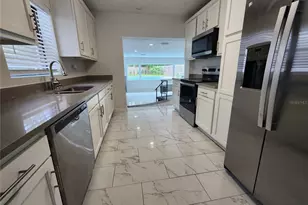 3211 Mayflower St, Jacksonville, FL 32205 - Photo 4