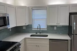 7405 Bay Island Dr S, South Pasadena, FL 33707 - Photo 6