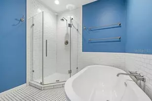 2670 Bayside Dr S, Saint Petersburg, FL 33705 - Photo 32