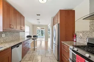 2670 Bayside Dr S, Saint Petersburg, FL 33705 - Photo 24