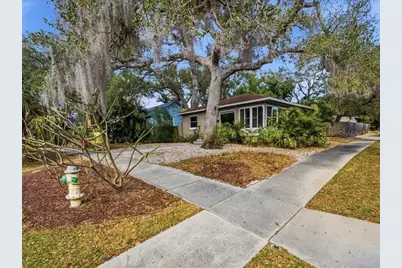 2670 Bayside Drive S, Saint Petersburg, FL 33705 - Photo 2