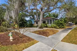 2670 Bayside Dr S, Saint Petersburg, FL 33705 - Photo 2