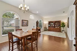 2706 Valencia Grove Dr, Valrico, FL 33596 - Photo 8