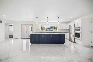 1042 Idlewild Dr N, Dunedin, FL 34698 - Photo 2