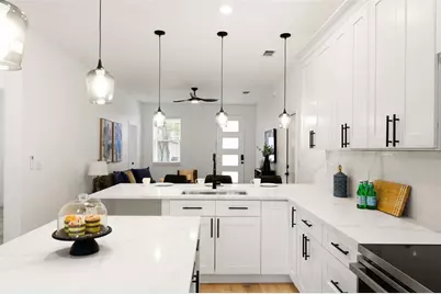 820 E 145th Avenue, Tampa, FL 33613 - Photo 16