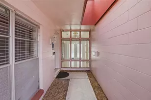 7111 Halifax Ct, Tampa, FL 33615 - Photo 6